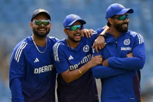 Gavaskar Calls for Kuldeep Yadav Inclusion, Middle-Order Assessment After India's Test Loss to England