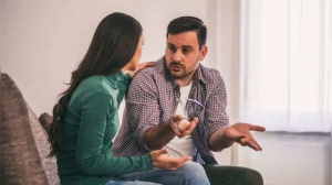 Early Warning Signs: Spotting Commitment Issues in Your Relationship