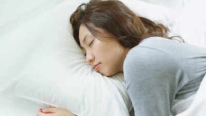 Pillow Prints: Are Your Sleep Creases a Sign of Premature Aging?