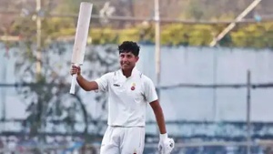 Aaryavir Sehwag, Son of Cricket Legend, Unleashes Father's Aggressive Style in T20 Debut: Watch the Boundary Blitz