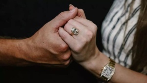 Taylor Swift, Travis Kelce Engagement Sparks Home Hunt: A Look at Their Property Portfolios