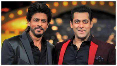 Salman Khan demonstrating a scene to Shah Rukh Khan and Aishwarya Rai for Devdas