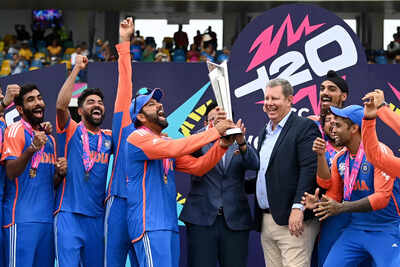 Rohit Sharma lifts the T20 World Cup trophy.