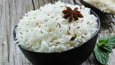 Should you eat rice at night or day? Best timing for weight loss and blood sugar management