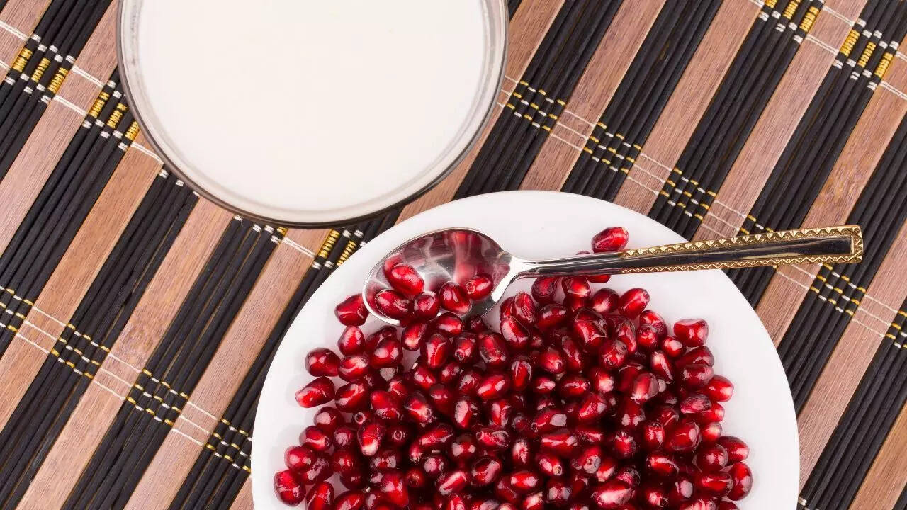 Pomegranate seeds and milk